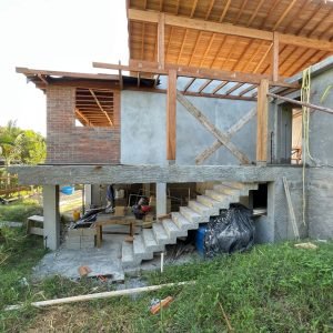 41.1.+Execuo+de+pergolado+sobre+escada+de+acesso-1920w